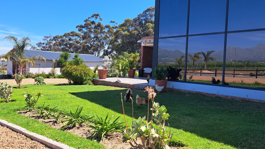 6 Bedroom Property for Sale in Stellenbosch Farms Western Cape